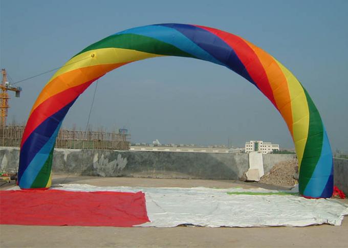 Os bens logotipo de 6m x de 4m imprimiram o anúncio do arco inflável para eventos