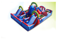 Arrendamentos infláveis coloridos impermeáveis do curso de obstáculo de 60m x de 7m x 10m para crianças e adultos
